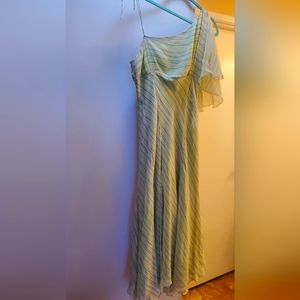 Off shoulder modification dress